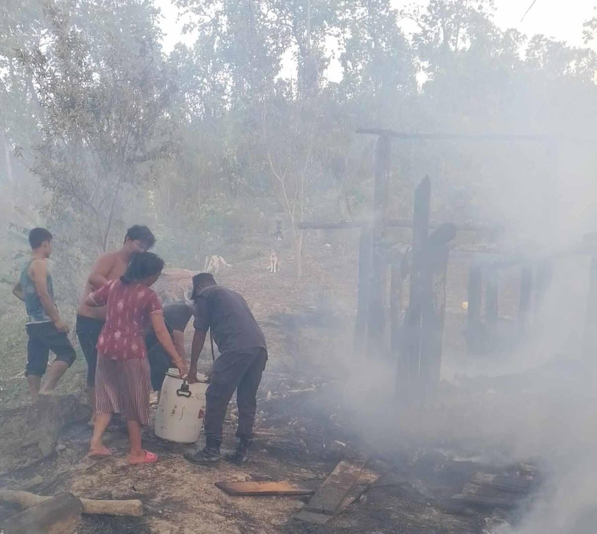 सिन्धुलीको हरिहरपुरगढी गुडखोलामा एक घरमा आगलागी
