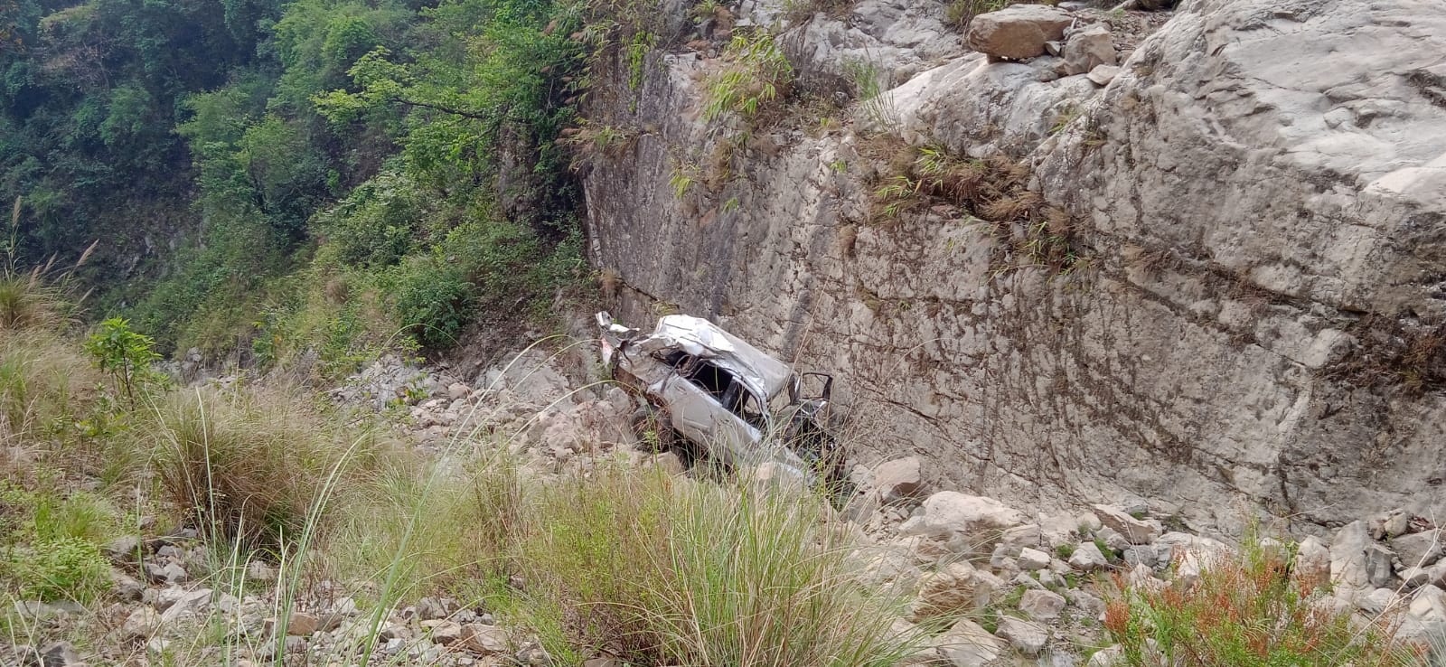 मकवानपुरको कान्तिलोकपथमा कार दुर्घटना २ को मृत्यु १ जना गम्भीर घाइते(अपडेट )