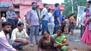 उत्तर प्रदेशको धार्मिक सभामा भागदौड मच्चिदा १०७ जनाको मृत्यु