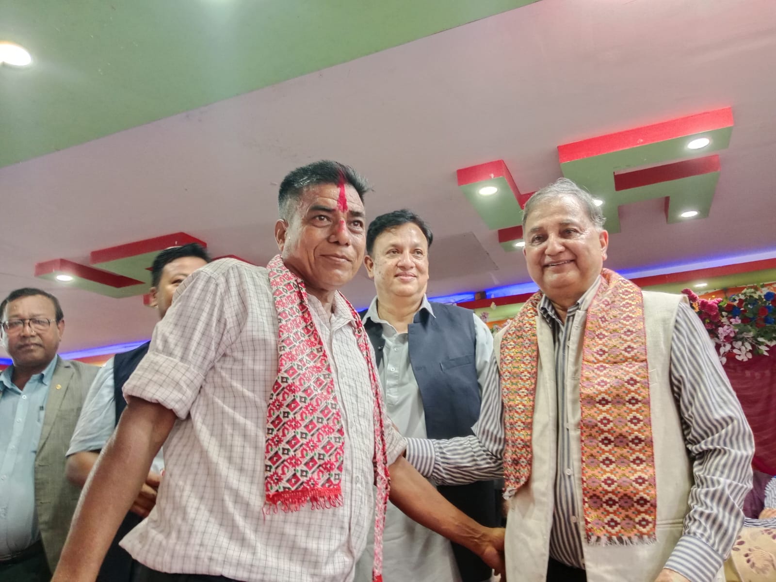 माओवादीबाट आफ्नै घर   एमालेमै फर्किए बुढाथोकी