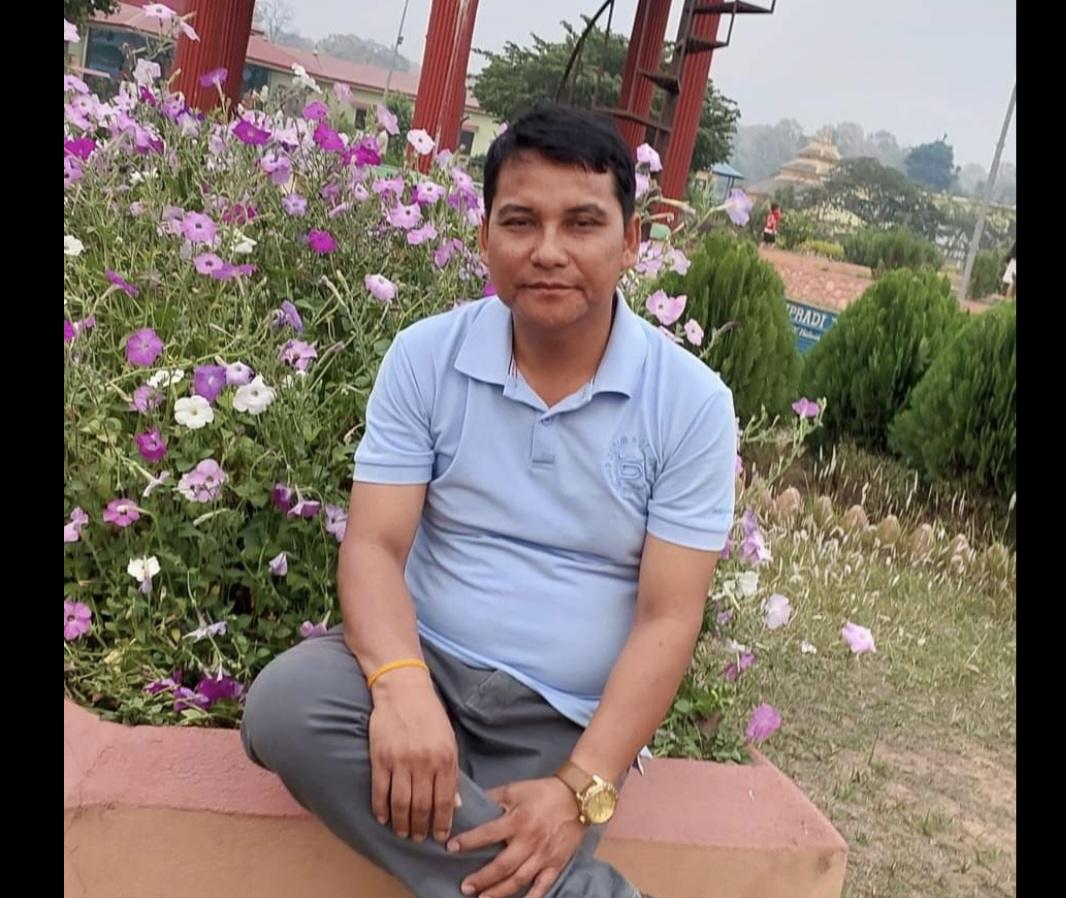 प्रधानाध्यापक बम्जन माथि अज्ञात समुहद्वारा गोली प्रहार