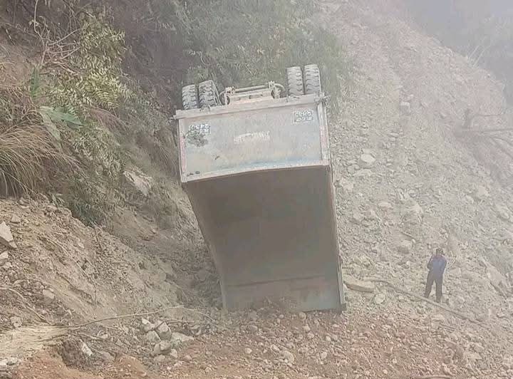 बकैयामा ट्रिपर दुर्घटना हुदा चालकको मृत्यु