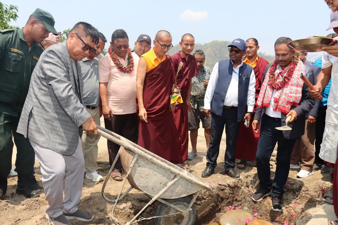 हरिहरपुरगढीको चाईचुट्टीमा मझिनी दमार –बखफर सडकको शिलान्यास