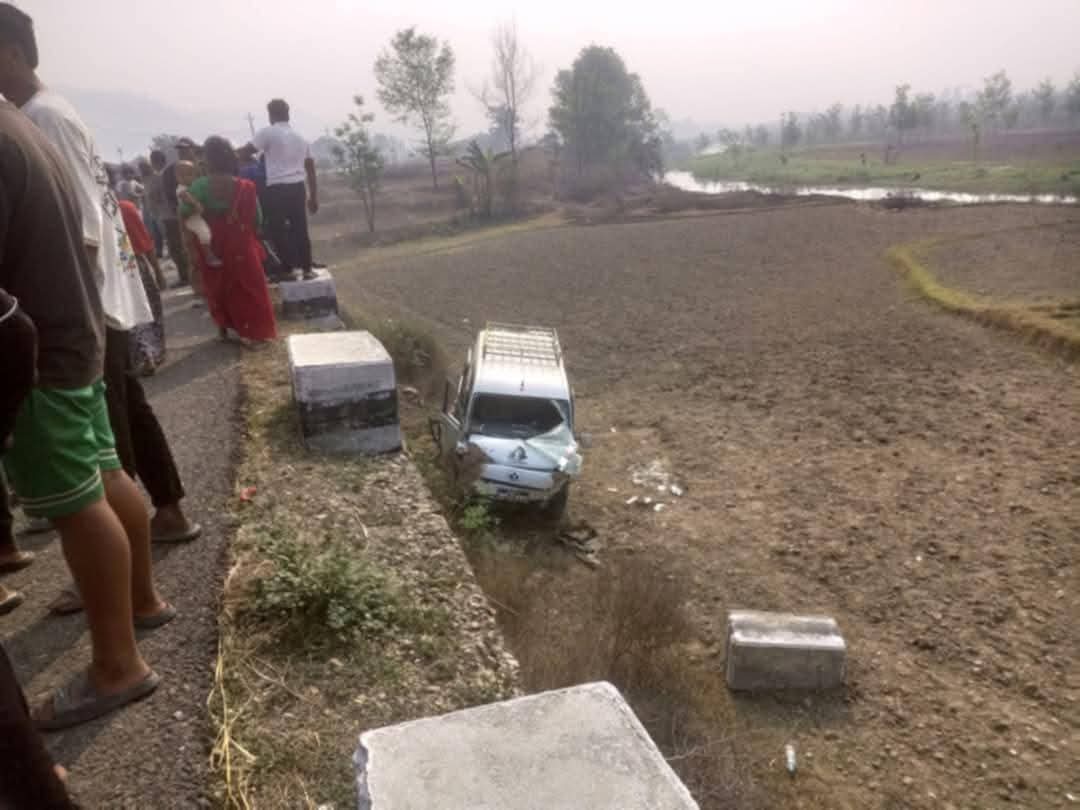 सिन्धुलीको दुधौलीमा ईभी गाडी दुर्घटना एक जनाको मृत्यु११ घाइते