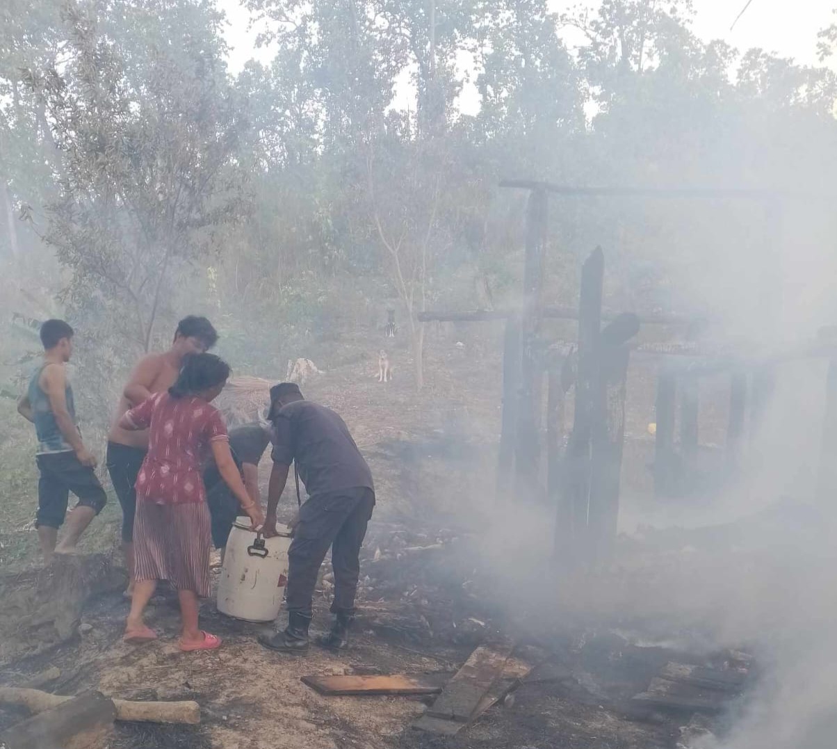 सिन्धुलीको हरिहरपुरगढी गुडखोलामा एक घरमा आगलागी