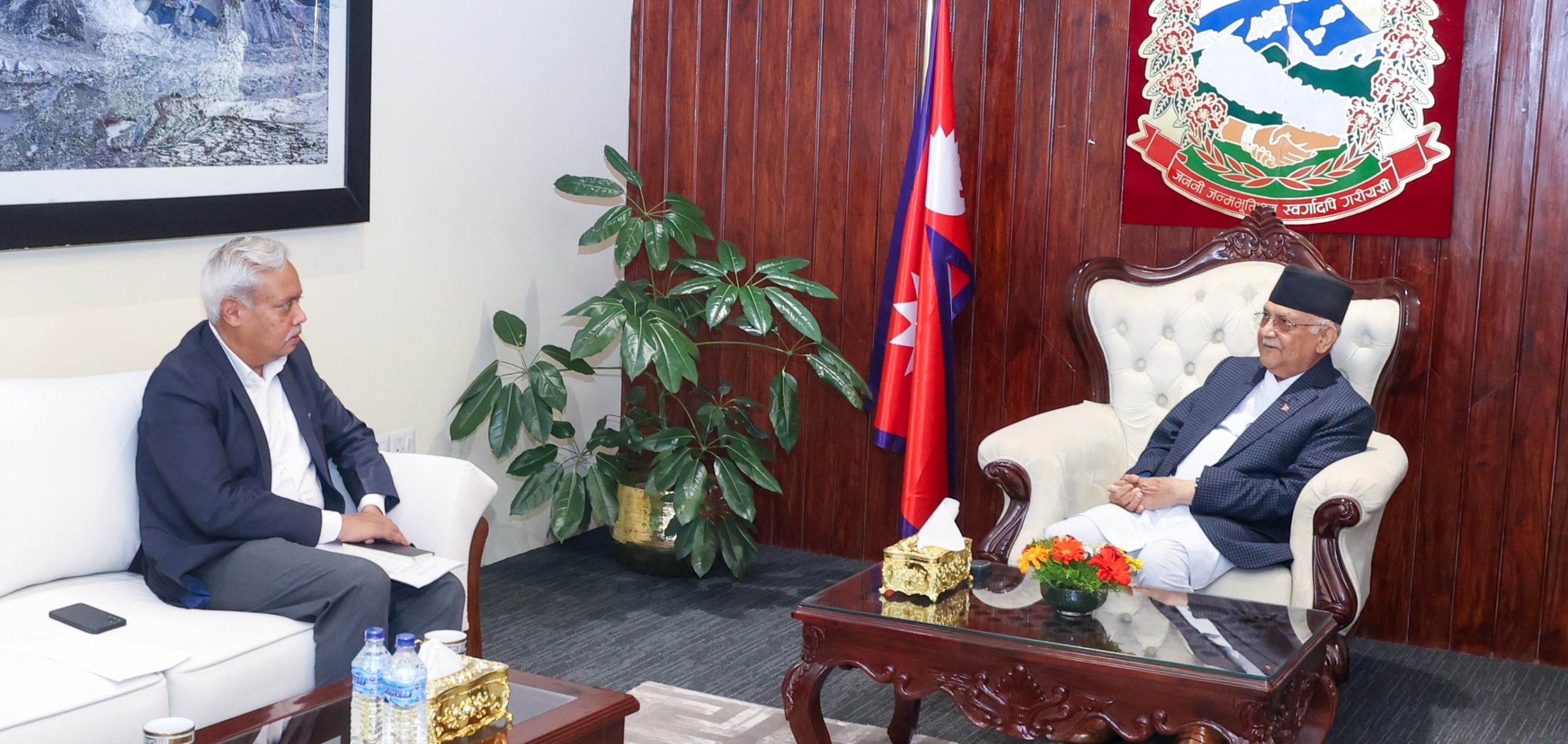 प्रधानमन्त्री ओली र भारतीय राजदूत बीच  भेटघाट