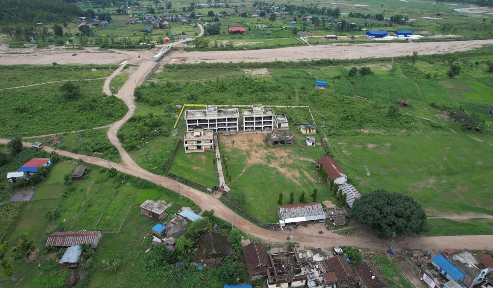 बकैयाको जनक माबि विद्यालय प्रशासनलाई थाहा नदिई भवन निर्माण सुरु: अध्यक्ष थिङको आपत्ती